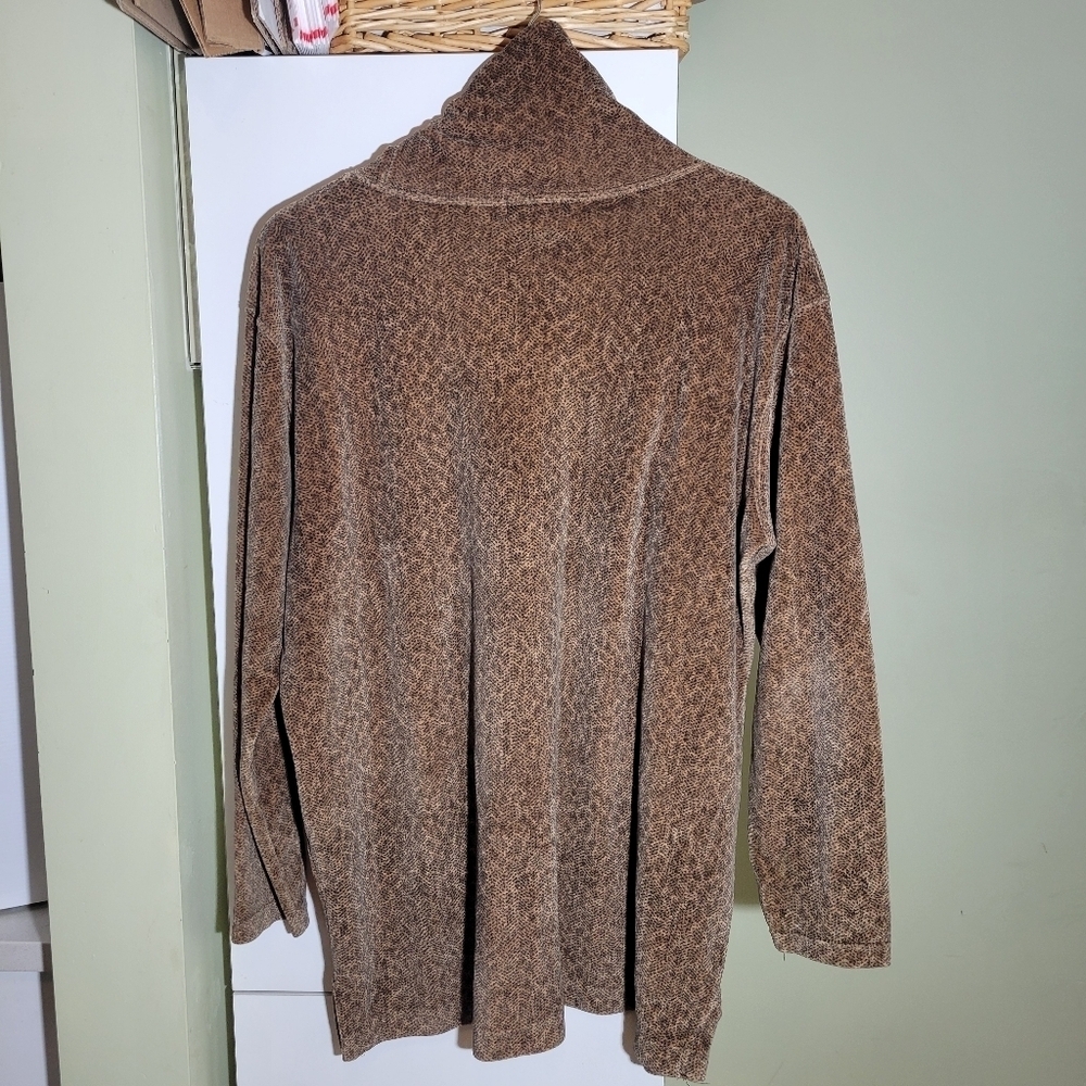 ❤️ 3 For $35 vintage Jones New York cheetah leopard print velour turtleneck - Picture 2 of 4